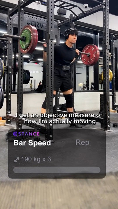 Lifter getting set under the bar